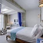 Villa Alakapi & *