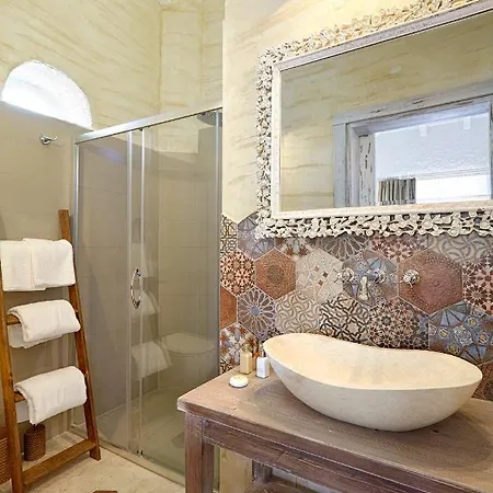 Villa Alakapi &