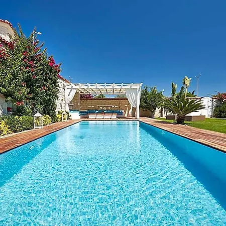 Villa Alakapi &